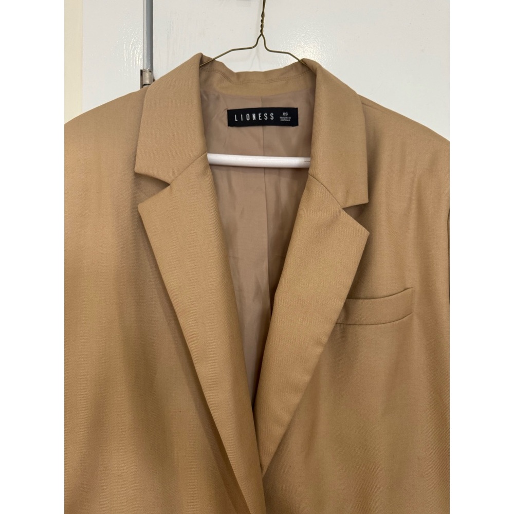 Lioness Blazer - Picture 9 of 13